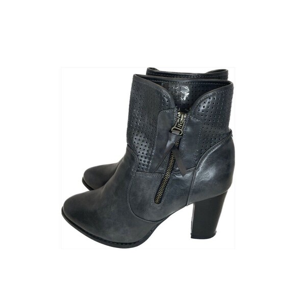 Twisted Ankle Boots Black Size: 10 - Picture 3 of 4